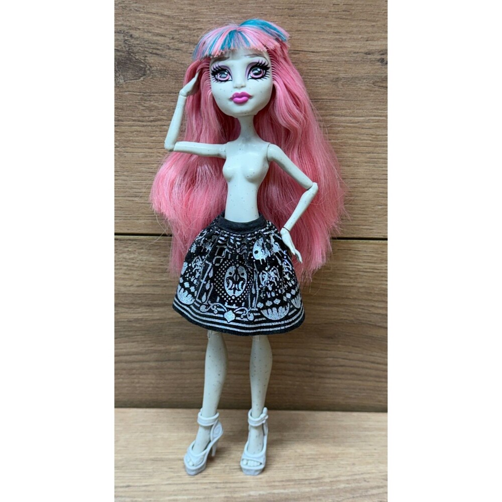 Monster High Rochelle Goyle First Wave Original Doll w/ Skirt & Shoes